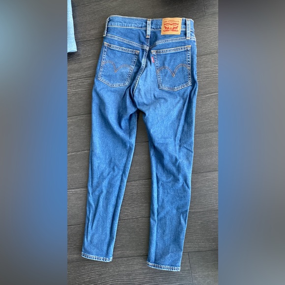 Size 25, Wedgie Skinny - Picture 2 of 3